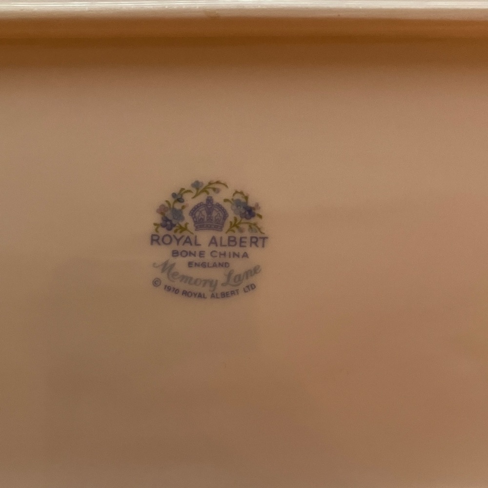 Royal Albert Cream Bone China tray - Picture 4 of 5